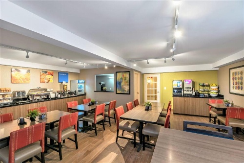 Comfort Inn Hamilton image 13