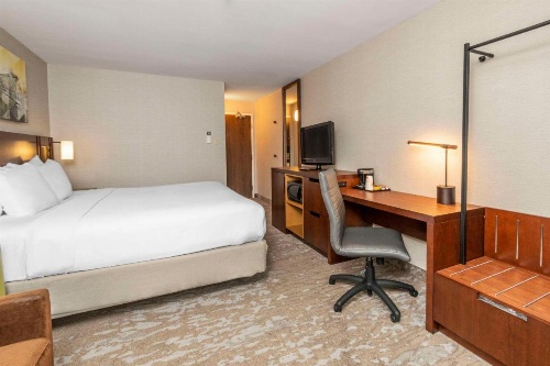 Comfort Inn Hamilton image 36