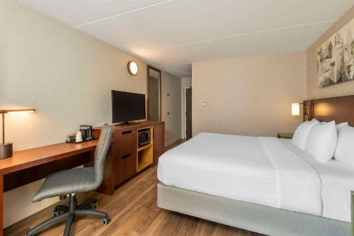 Comfort Inn Hamilton image 37