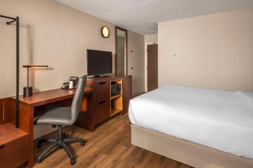 Comfort Inn Hamilton image 40