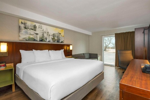 Comfort Inn Hamilton image 43