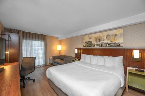Comfort Inn Hamilton image 5